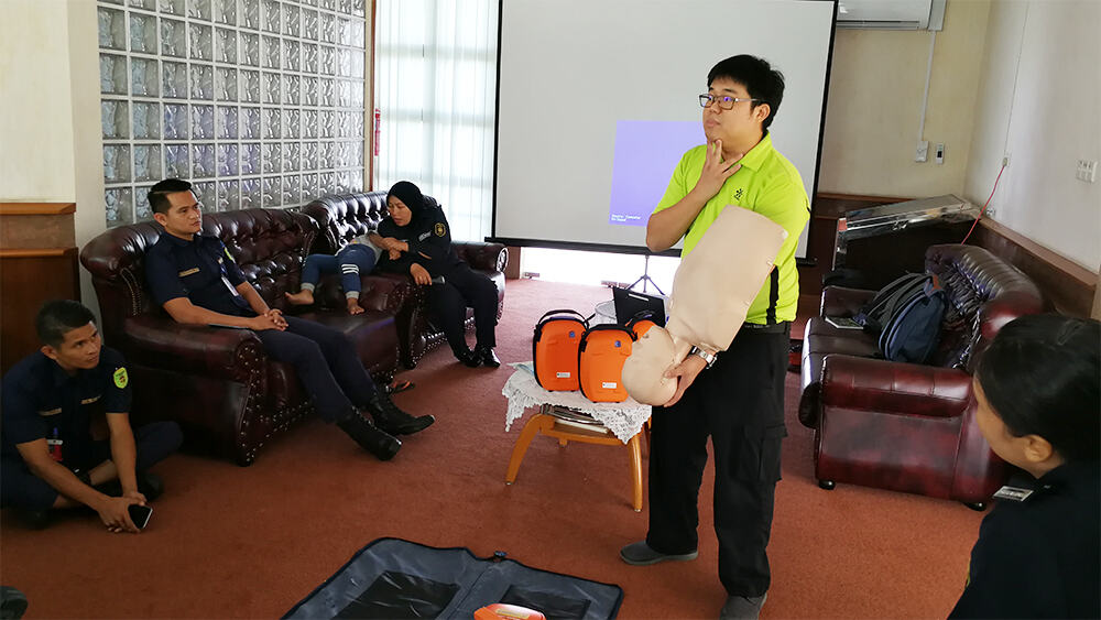 Tanjung Manis - How to Perform CPR on Baby
