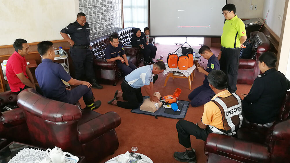 Tanjung Manis - Performing Practical CPR Training with AED